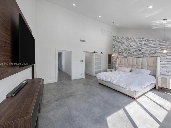 449 Holiday Dr, Hallandale Beach FL 33009