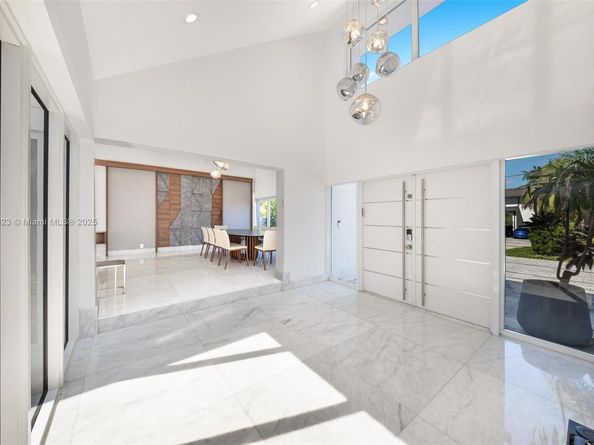 449 Holiday Dr, Hallandale Beach FL 33009