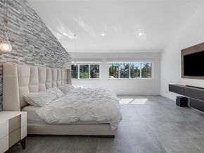 449 Holiday Dr, Hallandale Beach FL 33009