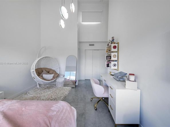 449 Holiday Dr, Hallandale Beach FL 33009