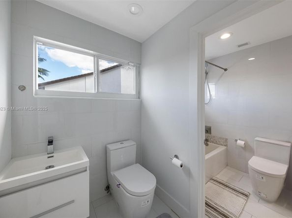 449 Holiday Dr, Hallandale Beach FL 33009