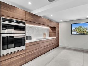 2448 Okeechobee Ln, Fort Lauderdale FL 33312