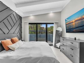 2448 Okeechobee Ln, Fort Lauderdale FL 33312