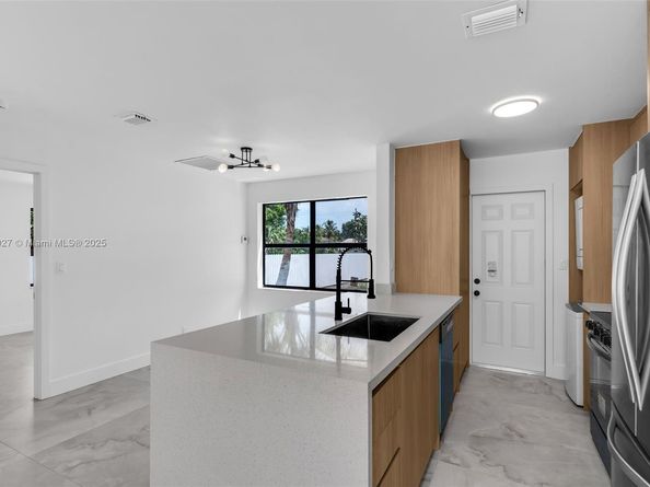 4100 SW 20th St, Hollywood FL 33023
