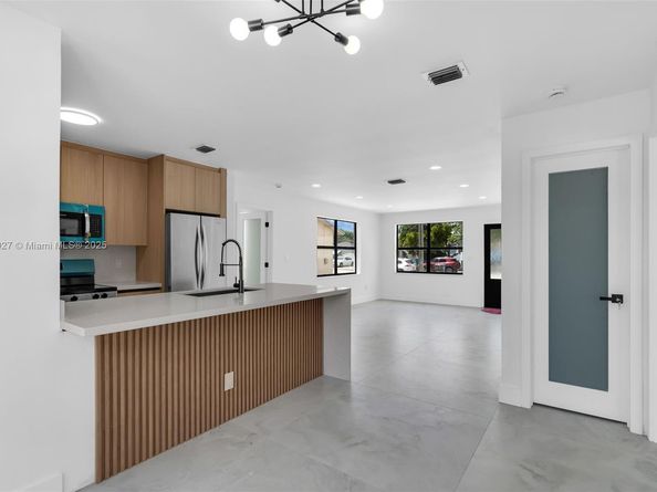 4100 SW 20th St, Hollywood FL 33023