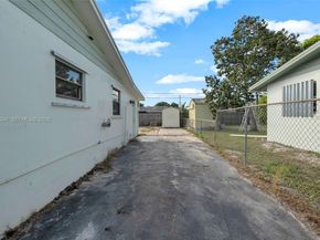 1310 NW 42nd St, Oakland Park FL 33309