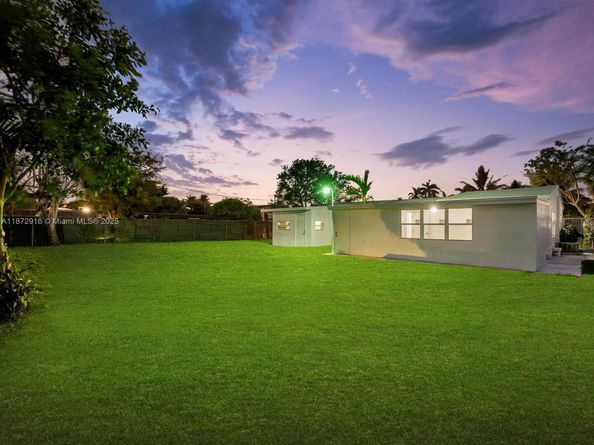 5365 SW 97th Ct, Miami FL 33165