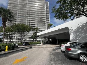 3701 N Country Club Dr 201, Aventura FL 33180