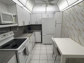 3701 N Country Club Dr 201, Aventura FL 33180