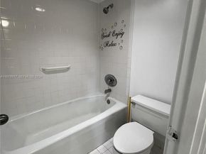 3701 N Country Club Dr 201, Aventura FL 33180