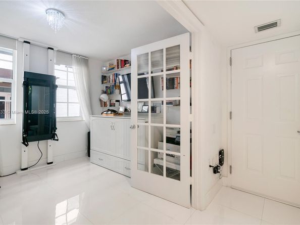 3232 SW 22nd Ter TH 115, Miami FL 33145