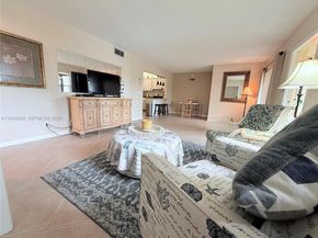 340 Pine Ridge Cir C1, Green Acres FL 33463