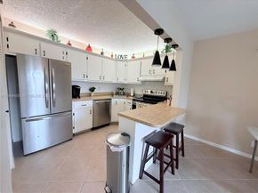 340 Pine Ridge Cir C1, Green Acres FL 33463