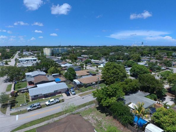 3041 N 74th Ave, Hollywood FL 33024