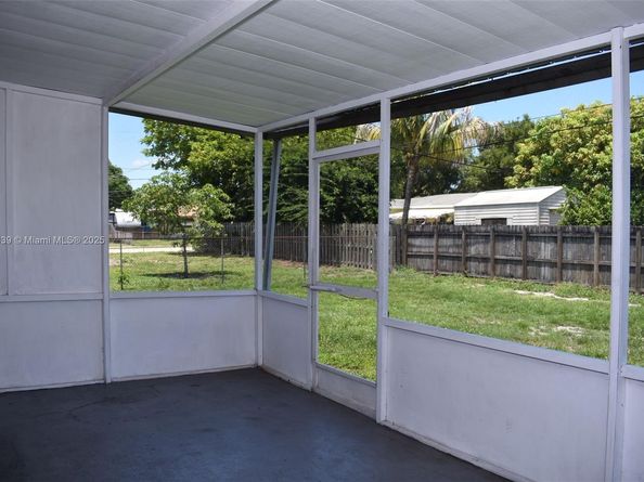3041 N 74th Ave, Hollywood FL 33024