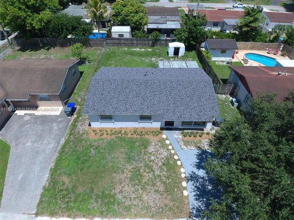 3041 N 74th Ave, Hollywood FL 33024