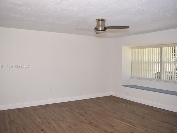 3041 N 74th Ave, Hollywood FL 33024