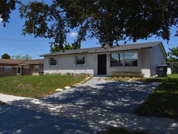 3041 N 74th Ave, Hollywood FL 33024