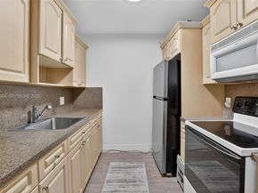 101 SW 132nd Way 213J, Pembroke Pines FL 33027