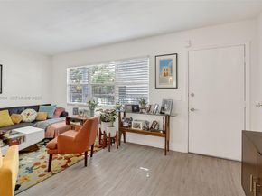 101 SW 132nd Way 213J, Pembroke Pines FL 33027