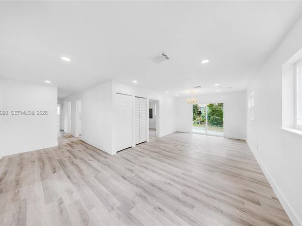 1260 NW 188th St, Miami Gardens FL 33169