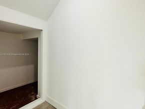 1887 Harbor View Cir, Weston FL 33327