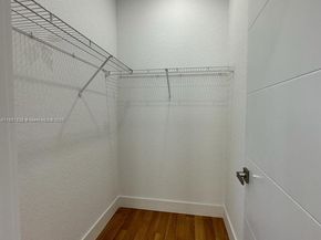 1887 Harbor View Cir, Weston FL 33327