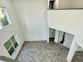 1887 Harbor View Cir, Weston FL 33327