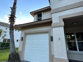 1887 Harbor View Cir, Weston FL 33327