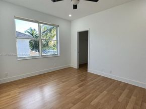 1887 Harbor View Cir, Weston FL 33327