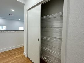 1887 Harbor View Cir, Weston FL 33327