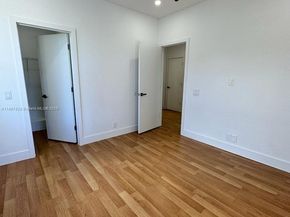 1887 Harbor View Cir, Weston FL 33327
