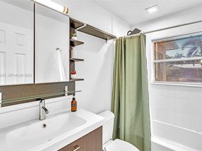 4633 SW 28th Ave, Dania Beach FL 33312