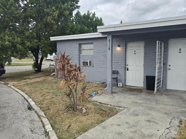 626 NW 22nd Rd, Fort Lauderdale FL 33311