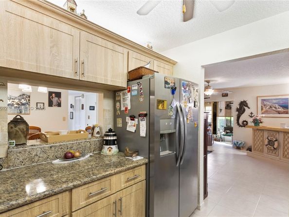 452 N Laurel Dr 1503, Margate FL 33063