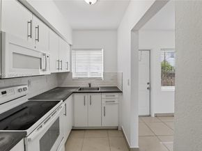 475 NW 84th Ter 475, Miami FL 33150