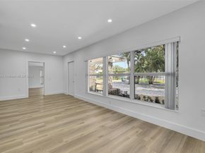 736 NE 164th St, Miami FL 33162