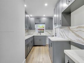 736 NE 164th St, Miami FL 33162