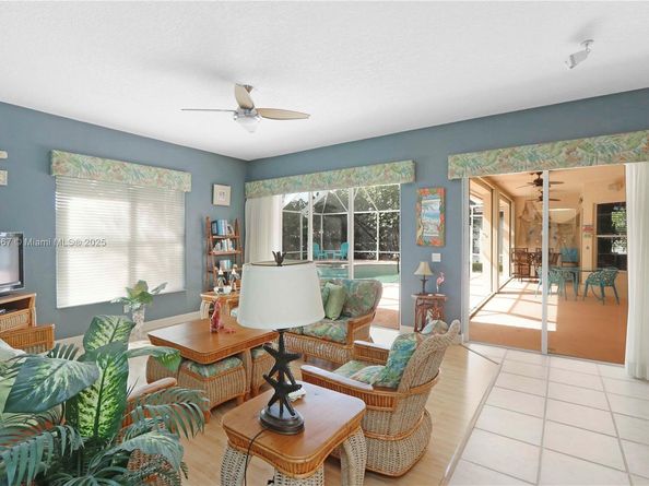 2725 Fairways Dr, Homestead FL 33035