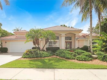 2725 Fairways Dr
