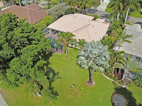 2725 Fairways Dr, Homestead FL 33035