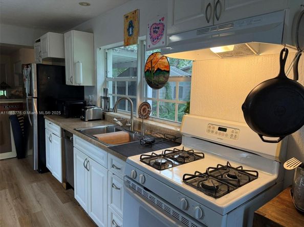 3611 SW 36th St, West Park FL 33023