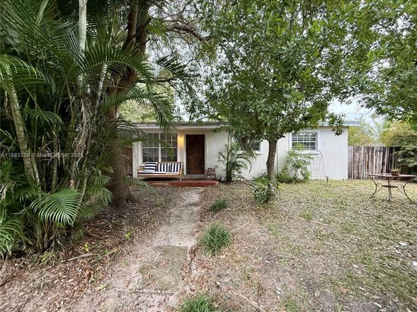 3611 SW 36th St, West Park FL 33023