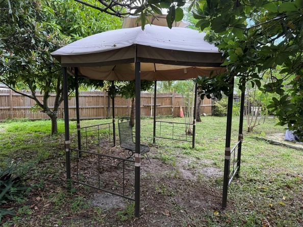 3611 SW 36th St, West Park FL 33023