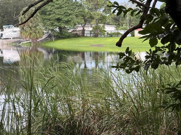 3611 SW 36th St, West Park FL 33023