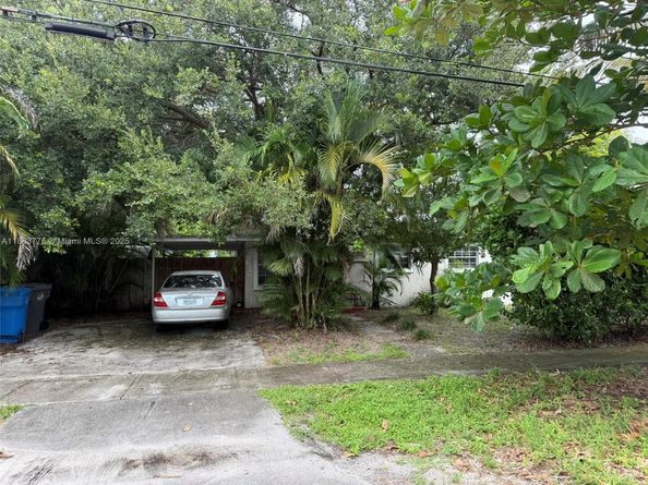 3611 SW 36th St, West Park FL 33023