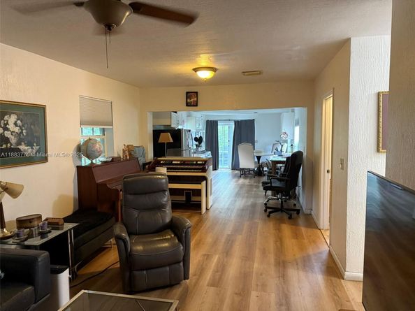 3611 SW 36th St, West Park FL 33023
