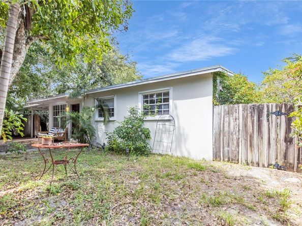 3611 SW 36th St, West Park FL 33023