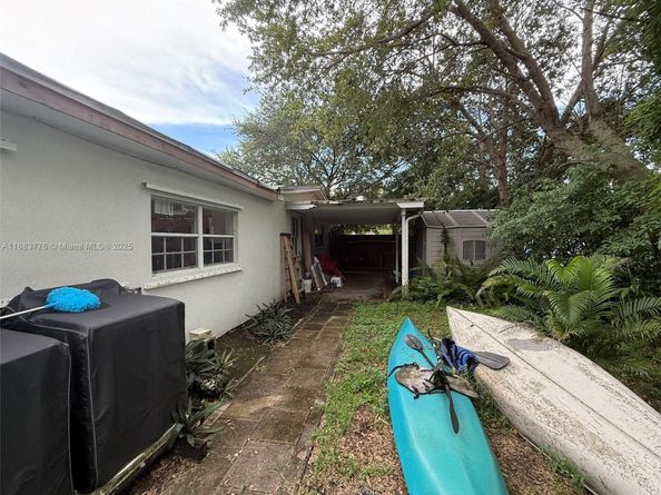 3611 SW 36th St, West Park FL 33023