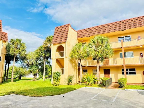 2780 N Pine Island Rd 101, Sunrise FL 33322